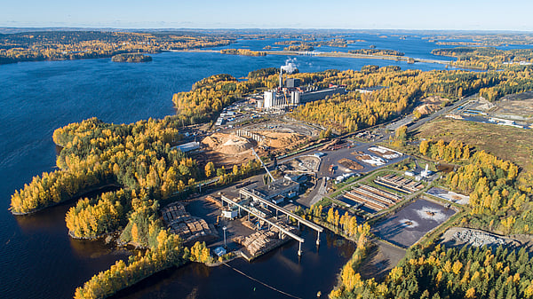 Mondi mill next to the water and other ecossystems