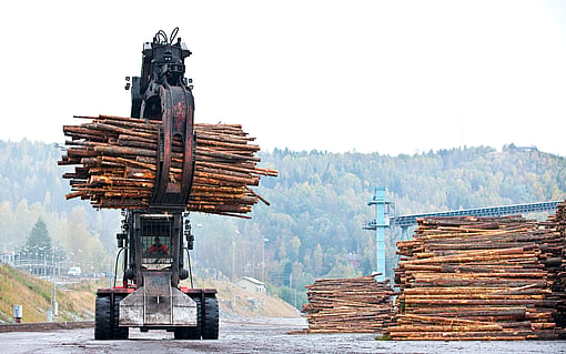 Mondi wood truck loading wood
