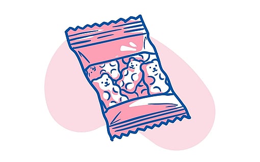 Illustration of a snack bag in pink and blue containing small bear-shaped sweets, set against a pink abstract background.