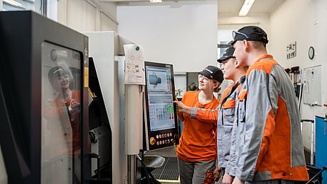 Mondi Neusiedler - young employees at work